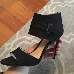 Vince Camuto pump